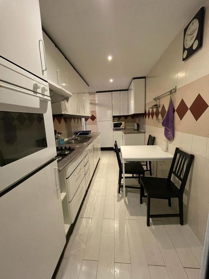 Urgel Habitaciones Barcelona Exterior foto