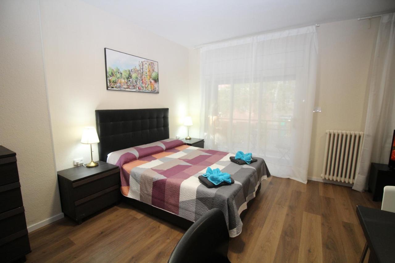 Urgel Habitaciones Barcelona Exterior foto