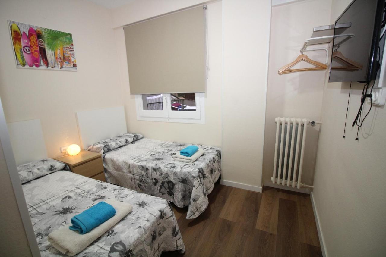 Urgel Habitaciones Barcelona Exterior foto