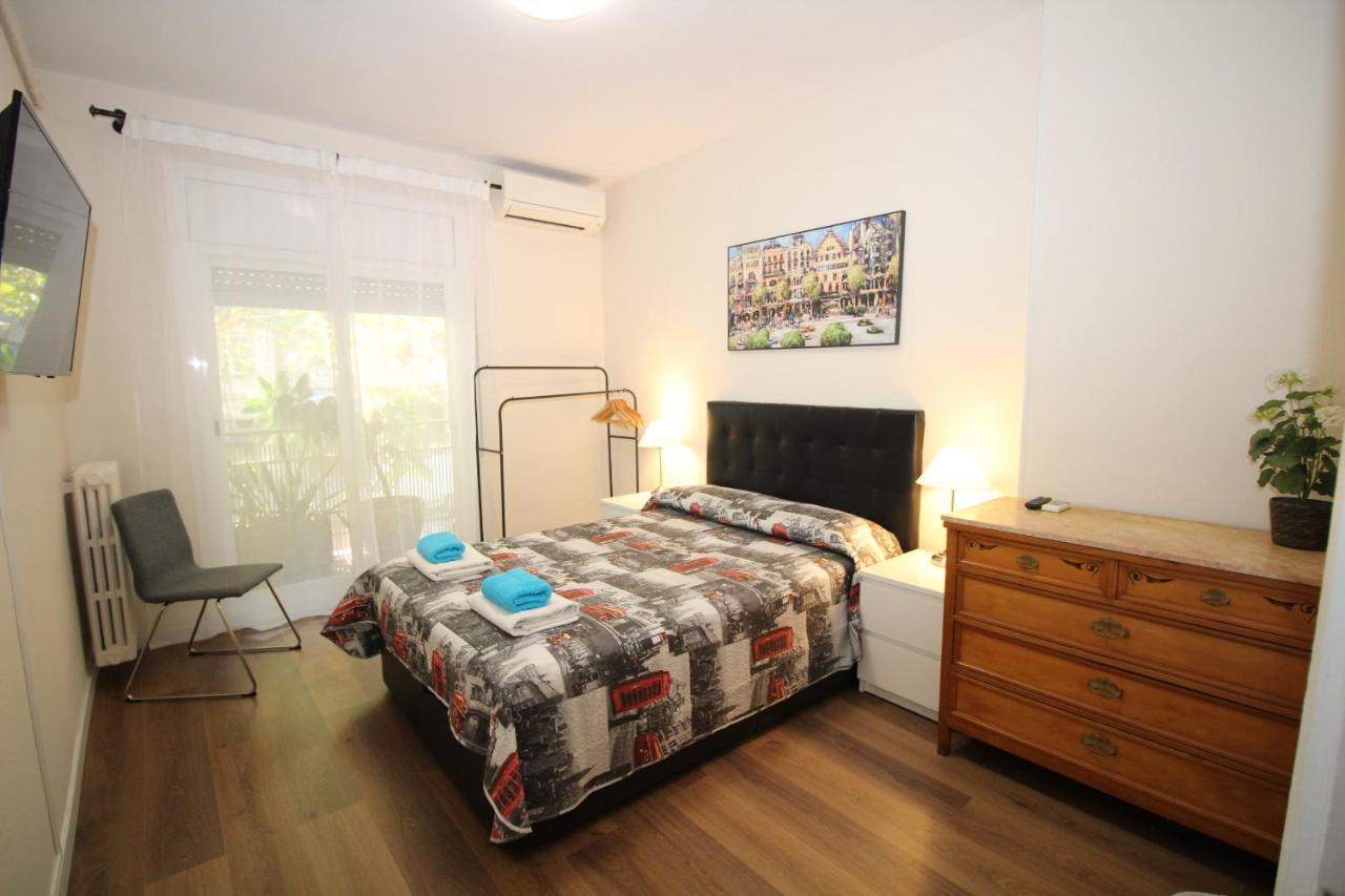 Urgel Habitaciones Barcelona Exterior foto