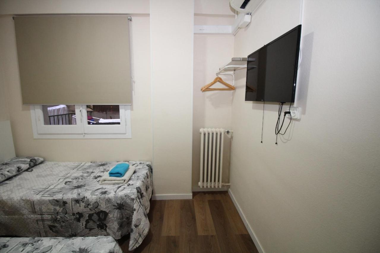Urgel Habitaciones Barcelona Exterior foto